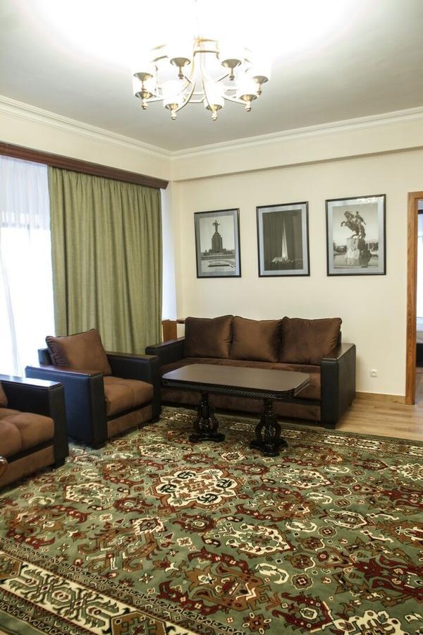 Hotel Plaza Viktoria Gyumri Eksteriør bilde