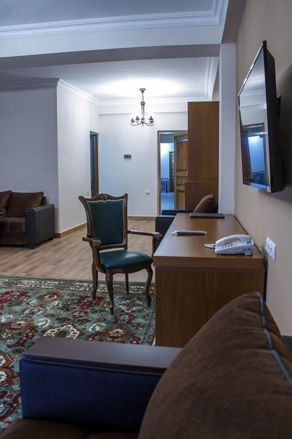 Hotel Plaza Viktoria Gyumri Eksteriør bilde