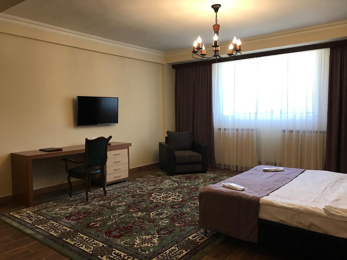 Hotel Plaza Viktoria Gyumri Eksteriør bilde
