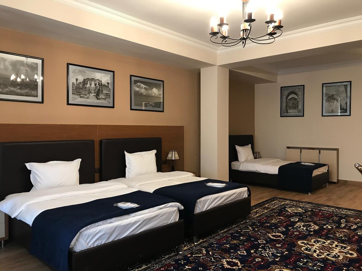 Hotel Plaza Viktoria Gyumri Eksteriør bilde
