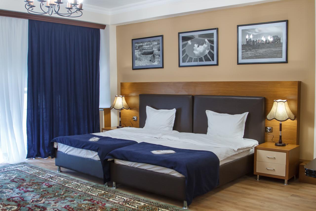 Hotel Plaza Viktoria Gyumri Eksteriør bilde