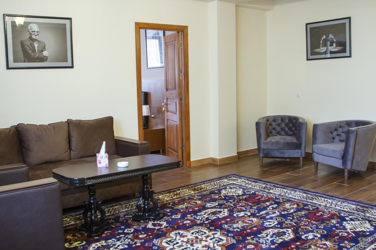Hotel Plaza Viktoria Gyumri Eksteriør bilde